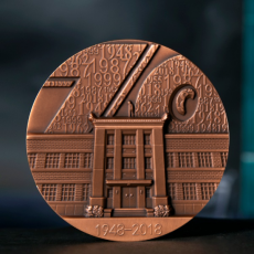 人民日報1948紀念銅章